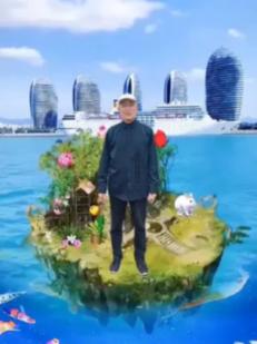 韩素希巴黎街头粉丝签名 叼笔盖简单随性性感撩人